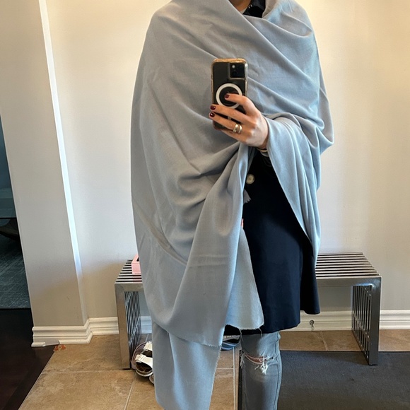 Ice blue/gray 100 percent wool big wrap for women - Picture 4 of 13